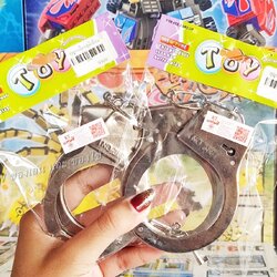 🚨🚨 กุญแจมือของเล่น ของเล่นเด็ก พลาสติก ของเล่นเสริมอาชีพ มีลูกกุญแจ 🚨🚨