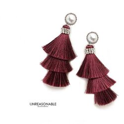 ต่างหูพู่ สีแดงเข้ม ต่างหูคลิป ต่างหูก้านเงินแท้ น้ำหนักเบา สวยใส่สบาย UA0462-05 Unreasonable Accessories