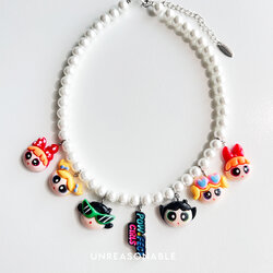 สร้อยคอมุกแก้ว 8.0 mm. มาพร้อมจี้ การ์ตูนน่ารัก ความยาว 16 นิ้ว UA0989-01 Unreasonable Accessories