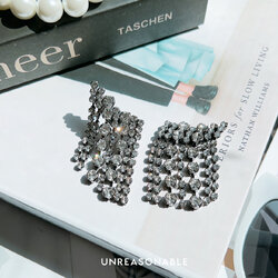 Crystal Chandelier Earrings ต่างหูคลิป ต่างหูก้านเงินแท้ น้ำหนักเบา UA0699-01 Unreasonable Accessories