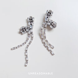 ต่างหูโบว์ CZ ทำเป็นต่างหูหนีบ หรือก้านเงินได้ น้ำหนักเบา สวยใส่สบาย UA0933-01 Unreasonable Accessories