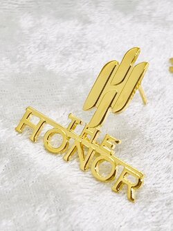 เข็มกลัดฉลุโลโก้