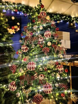 3 รูปแบบ ต้นคริสต์มาสปลอมให้เช่า handmade