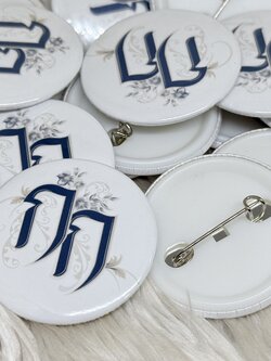 เข็มกลัดปั๊ม