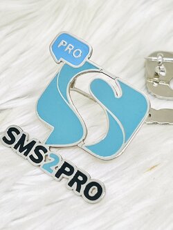 เข็มกลัดฉลุโลโก้