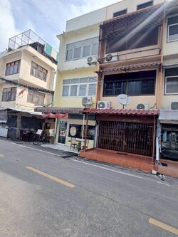 ให้เช่าอาคารพาณิชย์ ชั้น 1 ทำเลดี ติดถนน เหมาะทำธุรกิจ (N.1897)