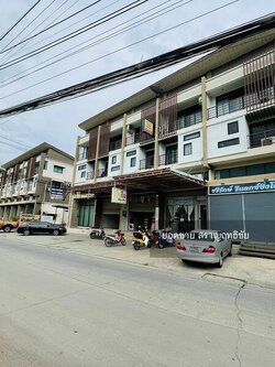 ขายทาวน์โฮม 3. 5 ชั้น 3 หลังติดกัน ธนารินทร์ ทาวน์โฮม1 14. 9 ล้าน