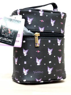 กระเป๋าใส่เครื่องสำอางน้อง kuromi ลิขสิทธิ์แท้ sanrio จากญี่ปุ่น ขนาด 14x10 สูง 18 cm