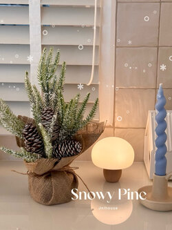[พร้อมส่ง] Jnihouse : ต้นคริสต์มาสหิมะ ประดับลูกสน (Snowy Pine)