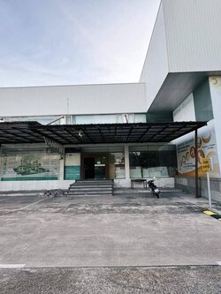 ให้เช่าพื้นที่โชว์รูมพร้อมโกดัง บนแยกมีนบุรี ใกล้รถไฟฟ้าสีชมพู สถานีเศรษฐบุตรบำเพ็ญ (N.1387)