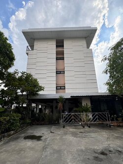 ให้เช่าอาคารพาณิชย์ 5 ชั้น ซอยเอกมัย 12 พร้อมลิฟท์ ใกล้บิ๊กซี เอกมัย (N.1396)