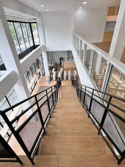 ให้เช่าพื้นที่ ชั้น 1 และชั้นลอย ทำเลเอกมัย ใกล้ BTS เอกมัย (N.1222)