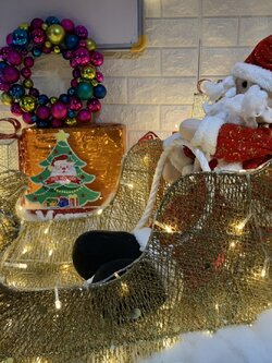 ให้เช่ารถเลื่อนลากพร้อมตุ๊กตาซานต้าครอส