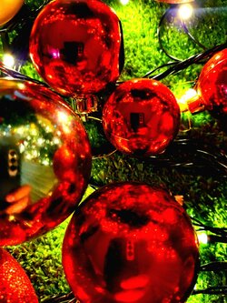 ลูกบอลคริสต์มาสวาวสวยๆสีแดงขนาด80mm.