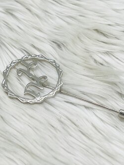 พินติดสูท