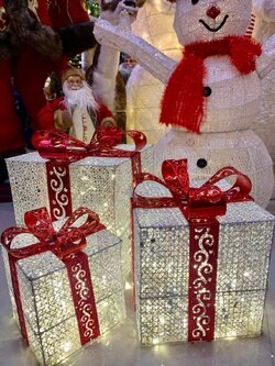 ขายกล่องของขวัญประดับไฟวันคริสต์มาส