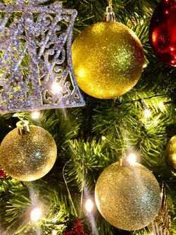 ลูกบอลคริสต์มาสกากเพชรสวยๆ สีทอง ขนาด6cm.