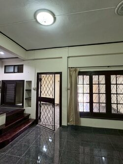 ขายทาวน์เฮ้าส์ ติดรถไฟฟ้า ลาดพร้าว71 ต่อเติมเต็ม ** เพียง 6.5 ล้านบาท ** (N.1636)