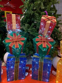 ขายเซทกล่องของขวัญคริสต์มาสแบบตั้งได้ สามสี พร้อมประดับไฟ