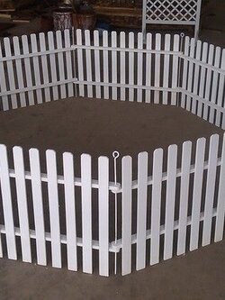 ให้เช่ารั้วสีขาว กั้นขอบต้นคริสต์มาส ขนาด 2.5*2.5เมตร