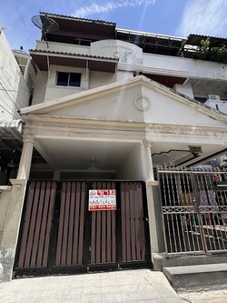 ขายด่วนทาวน์โฮม หมู่บ้านเรืองศิริ 4 ชั้น ซ.สุขุมวิท64 ใกล้BTS บางจาก (N018)