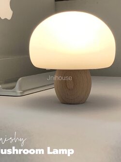 [พร้อมส่ง] Jnihouse : โคมไฟเห็ดนุ่มด้ามไม้แสงวอร์ม (Mushroom Lamp)