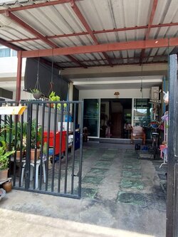 ขายด่วนทาวน์เฮ้าส์ หมูบ้านไอโฮม 18 ตารางวา (ซ.รามอินทรา 8) (N.625)