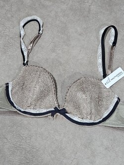 ของใหม่! ป้ายห้อย! ของแท้ 100%!! ชุดชั้นใน Elle Macpherson ขนาด UK32A/EUR70A