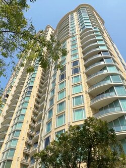 ขายด่วน! Condo Royce Private Residences คอนโดหรูใจกลางสุขุมวิท ใกล้ BTS และ MRT อโศก เพียง 950 เมตร Royce Private Residences สุขุมวิท 31 พื้นที่กว้างขวาง 176 ตร.ม. เทียบเท่าบ้านเดี่ยว บนทำเลกลาางเมือง เหมาะสำหรับครอบครัวที่ต้องการพื้นที่ใช้สอยกว้างขวาง 3