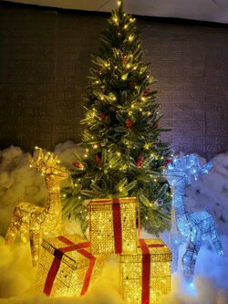 ให้เช่าต้นคริสต์มาสพร้อมของตกแต่งไซซ์ m.