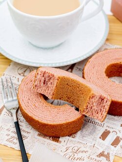เค้กขอนไม้ MOIST AND SMOOTH Baumkuchen Strawberry