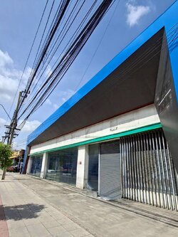 ให้เช่าโชว์รูม 1 ชั้น + ชั้นลอย ทำเลดี ติดถนนศรีนครินทร์ (N.1749)