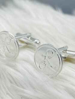 คัฟลิงค์ (Cufflinks)