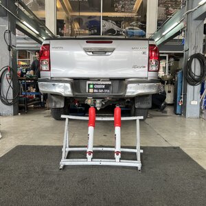 [YSS DTG PLUS]TOYOTA REVO เข้ารับบริการเปลี่ยนโช้คอัพคู่หลังแทนคู่เก่าที่เสื่อมสภาพ รุ่นเดิมใช้ดีเลือกใช้งานรุ่นเดิม โทร. 08-6569-1915