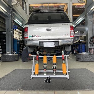 [YSS E SERIES + YSS SPRING] TOYOTA HILUX VIGO เข้ารับบริการอัพเกรดช่วงล่าง เพิ่มความนุ่มนวล เคยโหลดมา วันนี้กลับทรงเดิม อยากใช้งานแบบนุ่ม จัดการให้ครับ โทร. 08-6569-1915