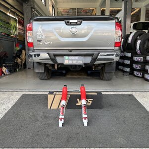 [YSS DTG PLUS]NISSAN NAVARA NP300 เข้ารับบริการเปลี่ยนโช้คอัพคู่หลังแทนคู่เก่าที่เสื่อมสภาพ รุ่นเดิมใช้ดีเลือกใช้งานรุ่นเดิม โทร. 08-6569-1915