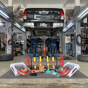 [YSS DTG SPRING XPS]TOYOTA REVO ตัวสูงเข้ารับบริการอัพเกรดช่วงล่าง และระบบเบรก ใช้งานประจำวัน พร้อมซ่อมบำรุงช่วงล่าง เปลี่ยนชุดลูกหมากตอง5ญี่ปุ่น แท้ โทร. 0865691915