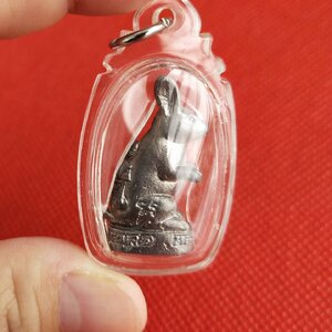 กระต่ายเรียกทรัพย์ รุ่นแรก. เนื้อตะกั่วนม ตอกเลขโค้ด แก้ปีชง (หลวงพ่อทวน วัดใหม่ทรายมูล) ชลบุรี