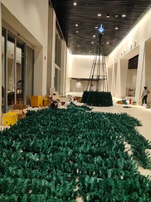 ส่งต้นคริสต์มาสปลอมที่นี่bangkok.byJohnny bangkok.