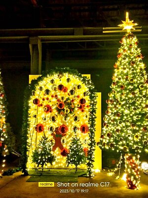 Christmas tree by johnny bangkok คริสต์มาส