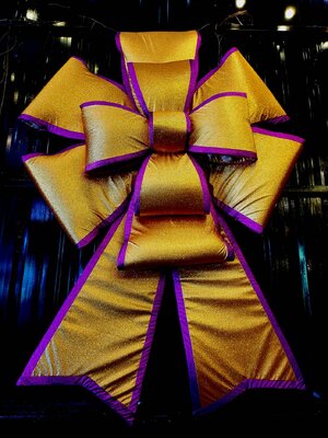 โบว์ตกแต่งคริสต์มาสสีทองตัดม่วง