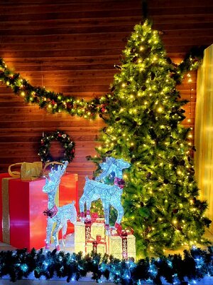 เซทต้นคริสต์มาสขนาด 8 ฟุต พร้อมของประดับรอบต้น