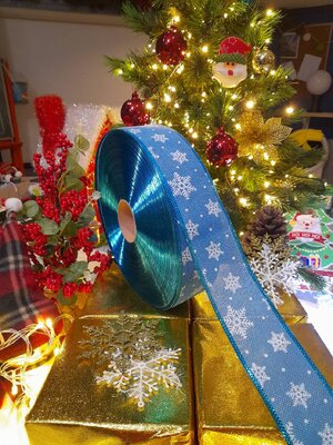 โบว์ริบบิ้นสีฟ้าลายเกล็ดหิมะขนาด2นิ้วครึ่ง