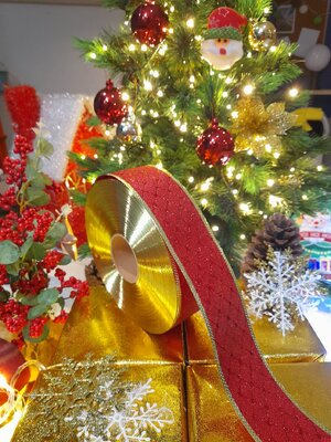 โบว์ริบบิ้นสีแดงลายคริสต์มาสขนาด6cm.