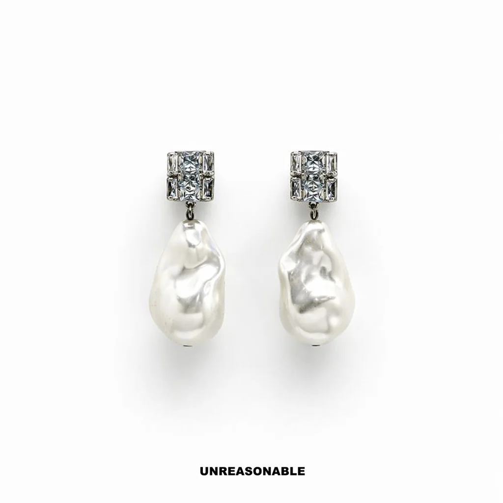 Baroque pearl earrings