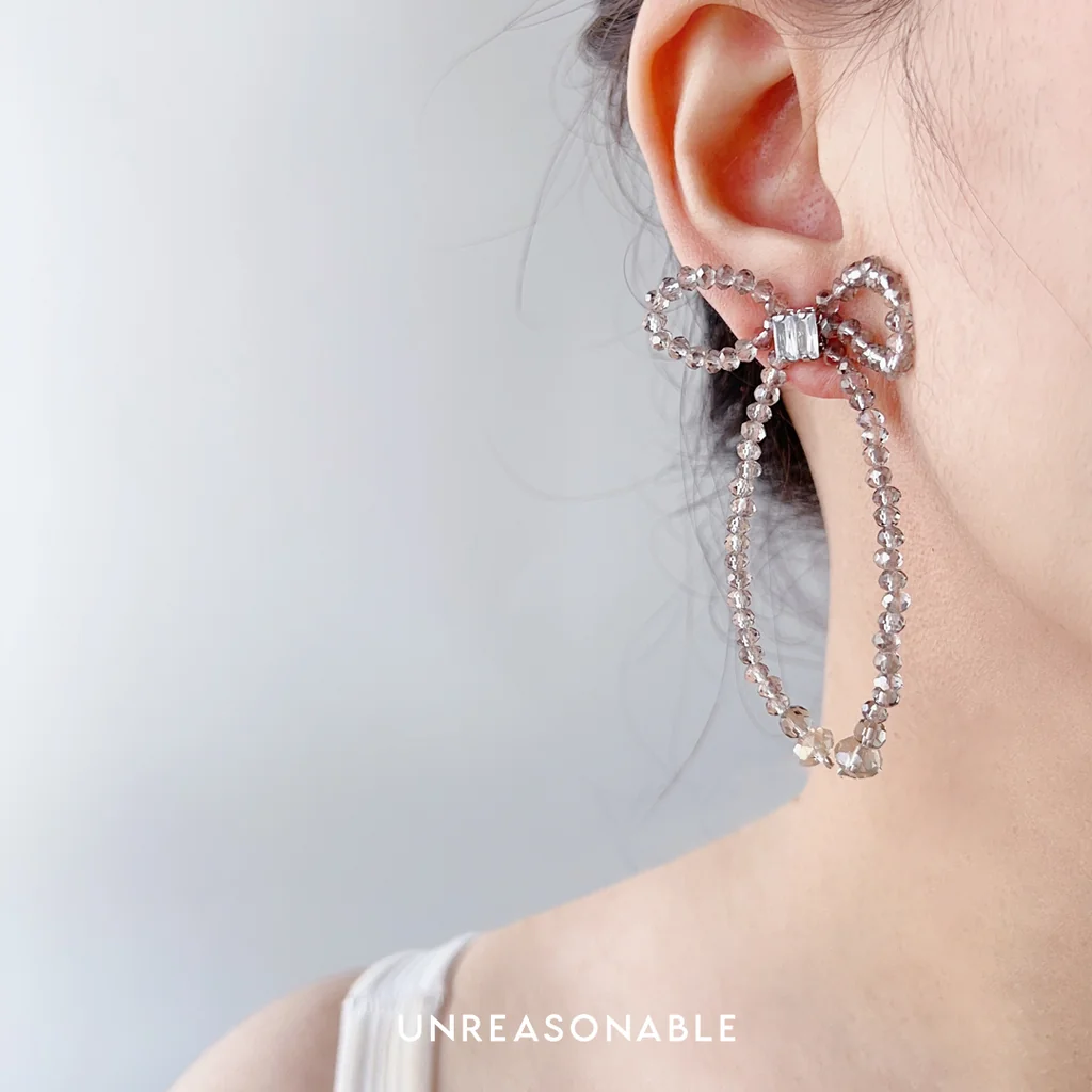 ต่างหูโบว์ Smokey Glass Bead ต่างหูคลิป ต่างหูก้านเงินแท้ น้ำหนักเบา ต่างหูโบว์ Smokey Glass Bead ต่างหูคลิป ต่างหูก้านเงินแท้ น้ำหนักเบา