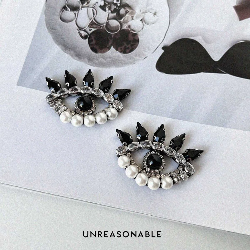 Black Eye Earrings ต่างหูคลิป ต่างหูก้านเงินแท้ Black Eye Earrings ต่างหูคลิป ต่างหูก้านเงินแท้