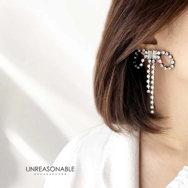 Crystal Bow Earrings สีขาว ต่างหูคลิป ต่างหูก้านเงินแท้ น้ำหนักเบา สวยใส่สบาย UA0623-01 Unreasonable Accessories image 3 Crystal Bow Earrings สีขาว ต่างหูคลิป ต่างหูก้านเงินแท้ น้ำหนักเบา สวยใส่สบาย UA0623-01 Unreasonable Accessories image 3
