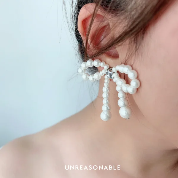 ต่างหูโบว์ มุกแก้ว Glass Pearl ต่างหูคลิป ต่างหูก้านเงินแท้ สีขาว UA0937-01 Unreasonable Accessories image 5 ต่างหูโบว์ มุกแก้ว Glass Pearl ต่างหูคลิป ต่างหูก้านเงินแท้ สีขาว UA0937-01 Unreasonable Accessories image 5