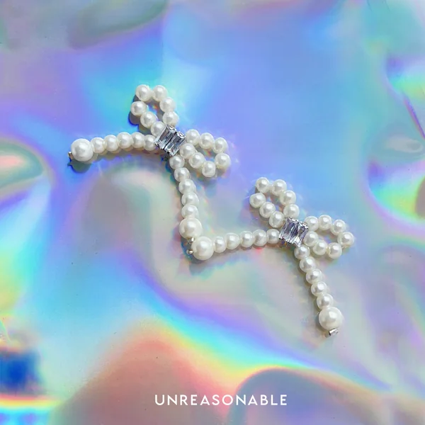 ต่างหูโบว์ มุกแก้ว Glass Pearl ต่างหูคลิป ต่างหูก้านเงินแท้ UA0935-01 Unreasonable Accessories image 1 ต่างหูโบว์ มุกแก้ว Glass Pearl ต่างหูคลิป ต่างหูก้านเงินแท้ UA0935-01 Unreasonable Accessories image 1